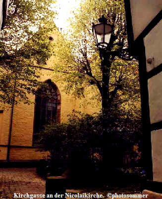 Kirchgasse an der Nicolaikirche.  photosommer