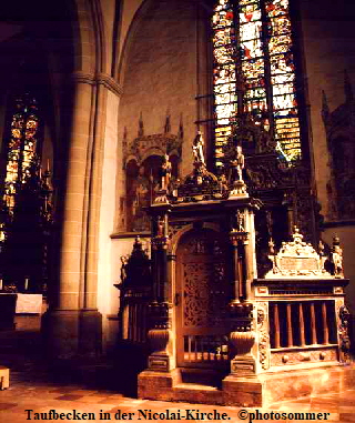 Taufbecken in der Nicolai-Kirche.  photosommer