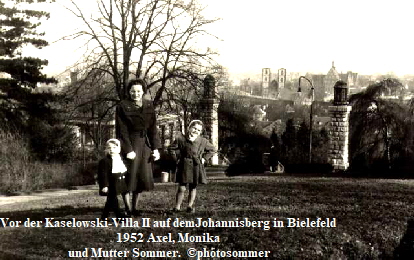 Vor der Kaselowski-Villa II auf demJohannisberg in Bielefeld 
1952 Axel, Monika 
und Mutter Sommer.  photosommer