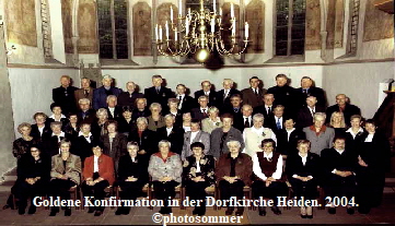 Goldene Konfirmation in der Dorfkirche Heiden. 2004. 
photosommer