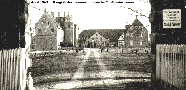 April 1963 :   Hngt da der Lammert im Fenster ?   photosommer