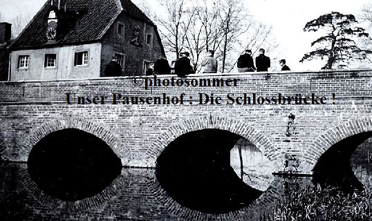 photosommer
       Unser Pausenhof : Die Schlossbrcke !