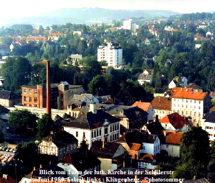 Blick vom Turm der luth. Kirche in der Schlerstr 
imJuni 1980. Fabrik links : Klingenberg.  photosommer